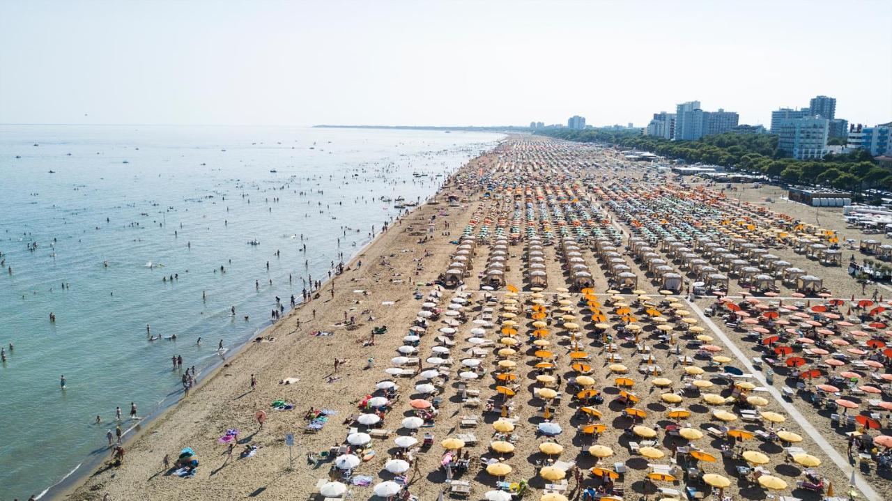 Appartamenti Fungo Lignano Sabbiadoro Extérieur photo